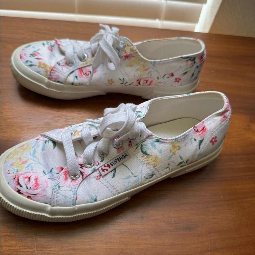 Superga Women's Floral Canvas Sneakers - White and Pink. Women’s sized 6 - Picture 7 of 7